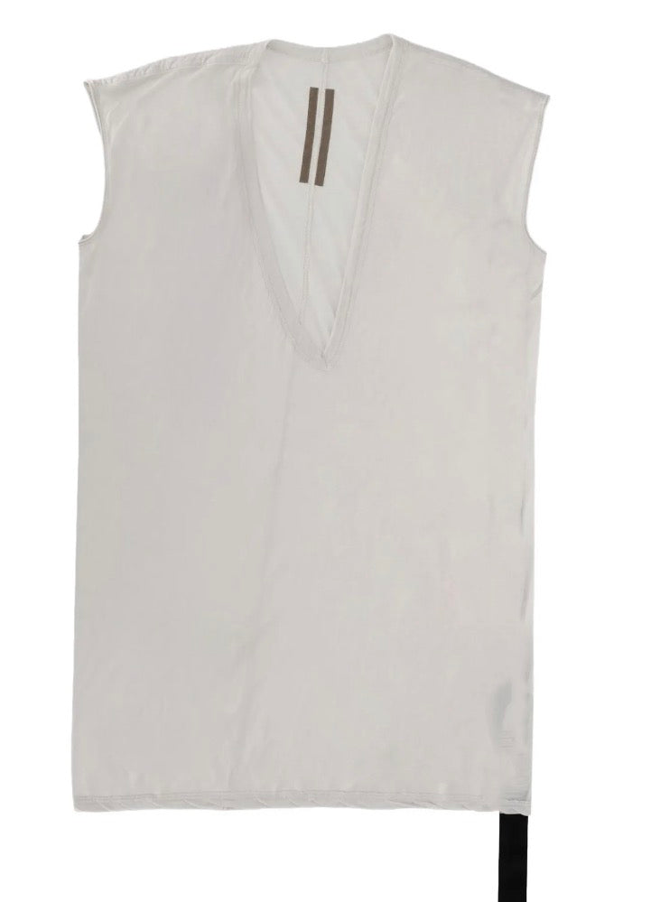 Dylan Tee
